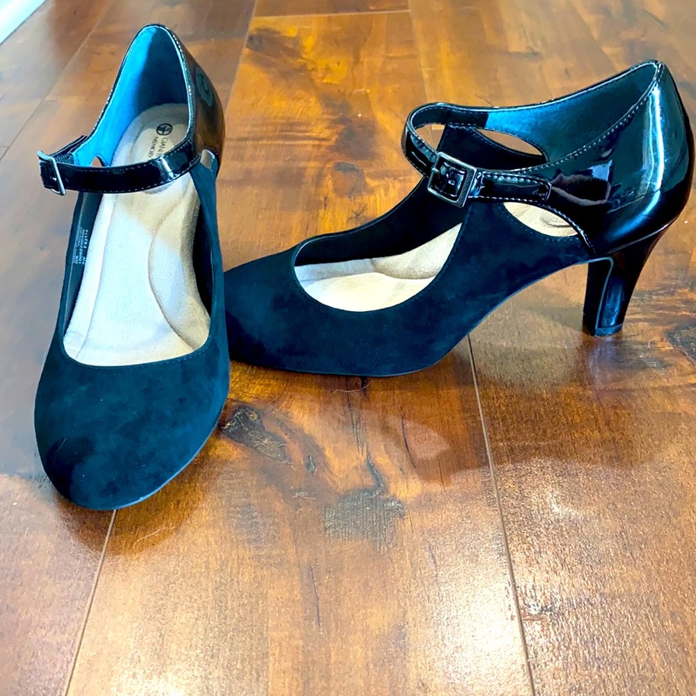 Gianni Bernini Velmah Memory Foam Mary Jane Pumps